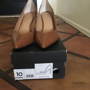 Banana Republic Pumps